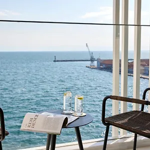 https://on-residence.hotels-of-thessaloniki.com